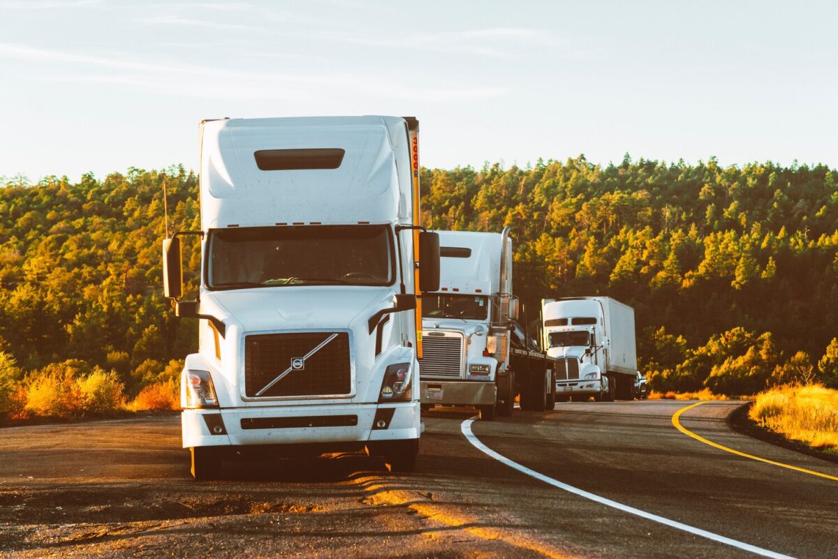 Benefits of Utilising GPS and ECM Tracking for Your Fleet