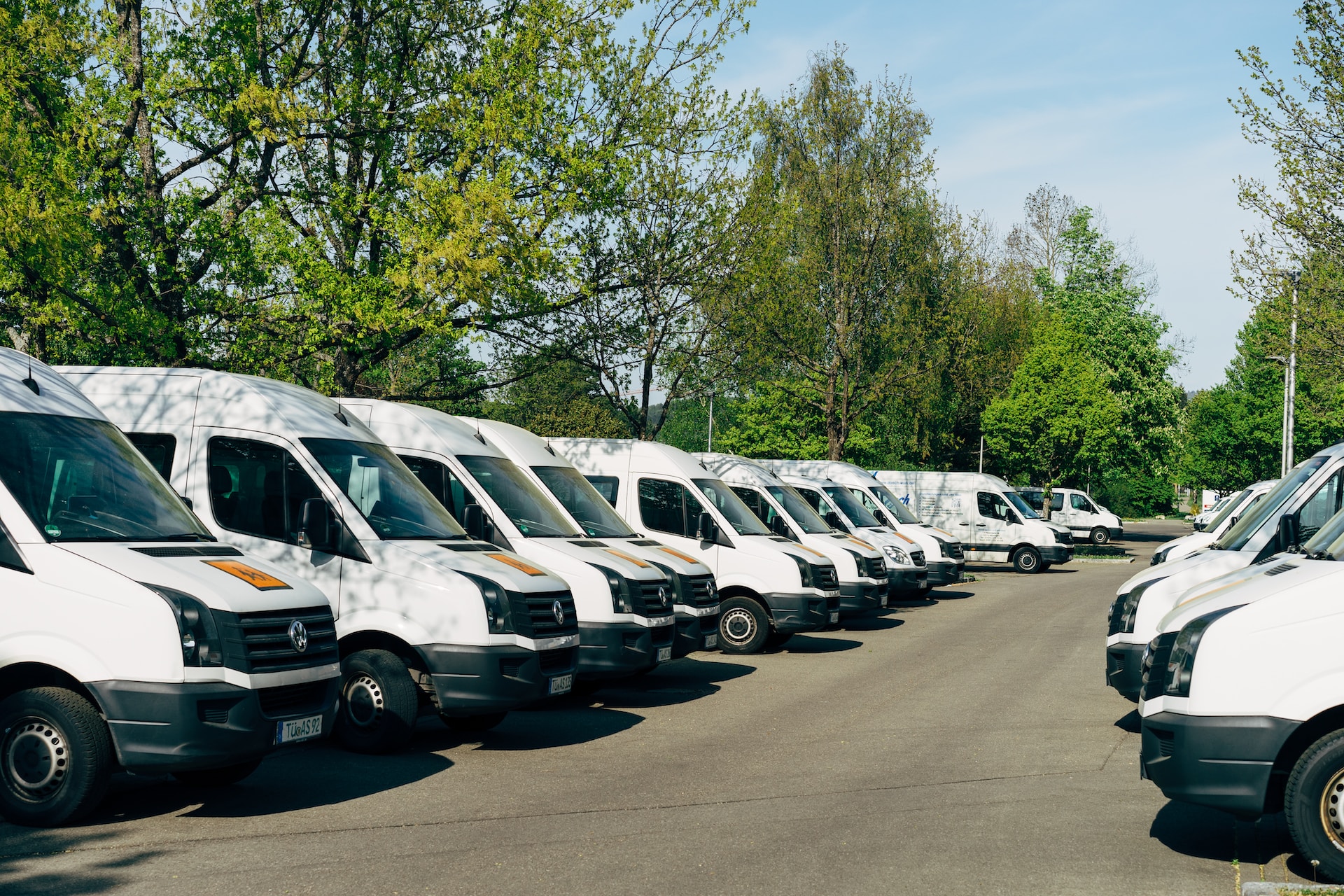 The 5 Advantages of Vehicle Tracking Software for Rental Vans