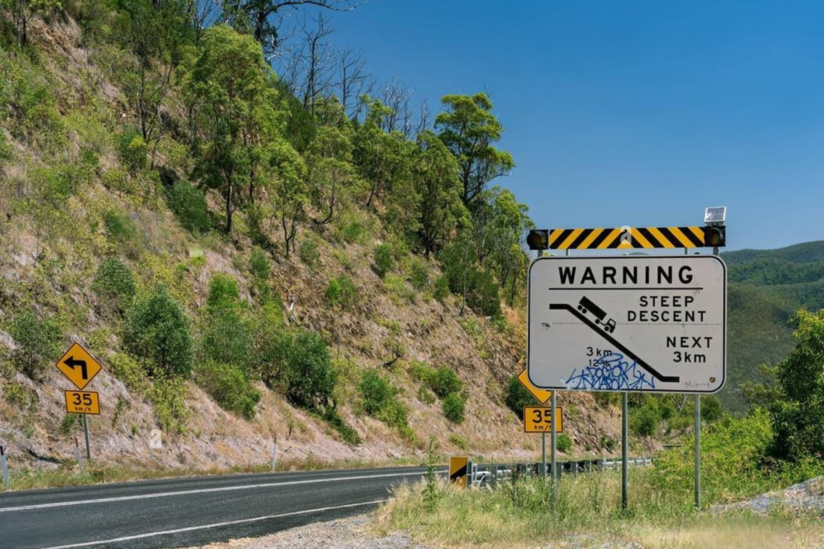 Steep Descents in Australia: NHVR Warns Drivers To Be Cautious!